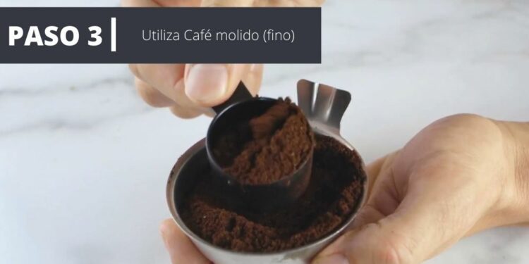 Cómo hacer café en cafetera portátil NANOPRESSO Wacaco - Paso 3
