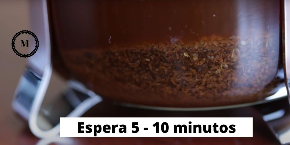 Paso 5 Cómo hacer café en cafetera de émbolo